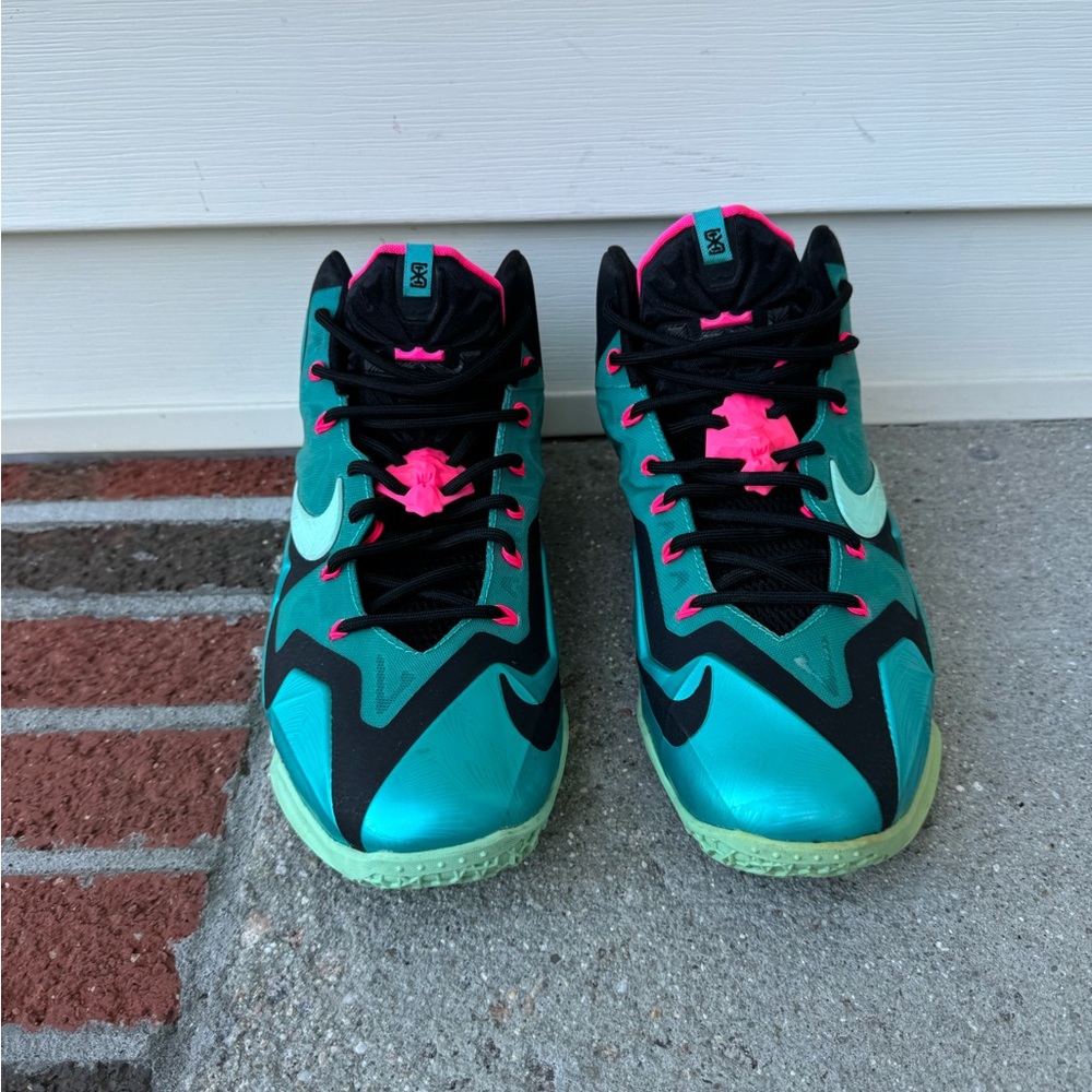 Nike Lebron 11 XI South Beach 2014 Sneakers Shoes 616175-330 Men’s Size 10